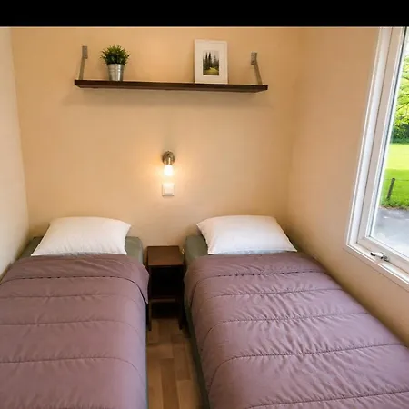 Mobil-home Confortable - 6 Pers. - Api-1-52-1986 *